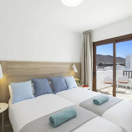 Alicia By ヴィラ *