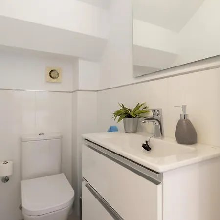 Alicia By ヴィラ *